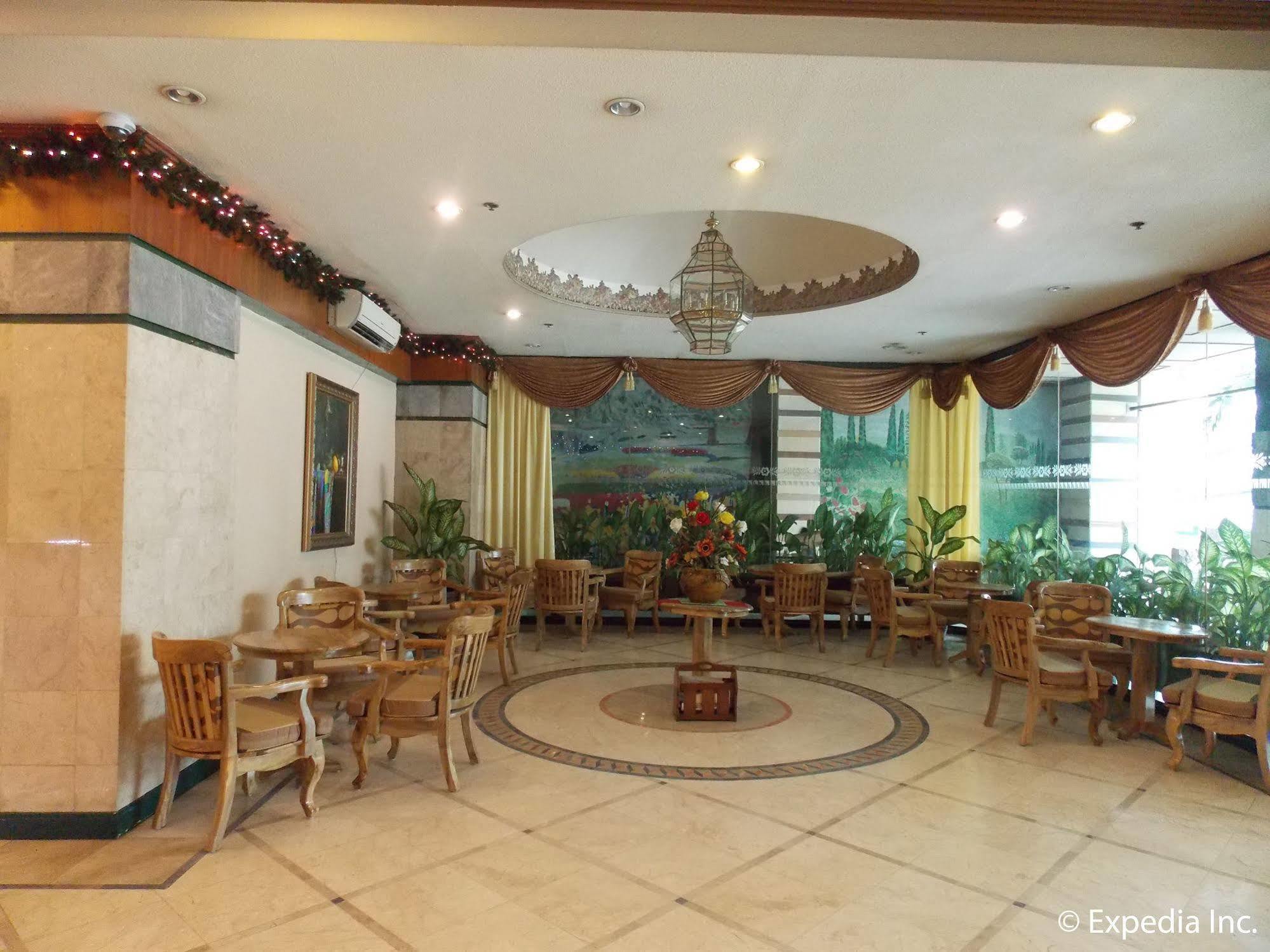 Holiday Plaza Hotel Cebú Exterior foto