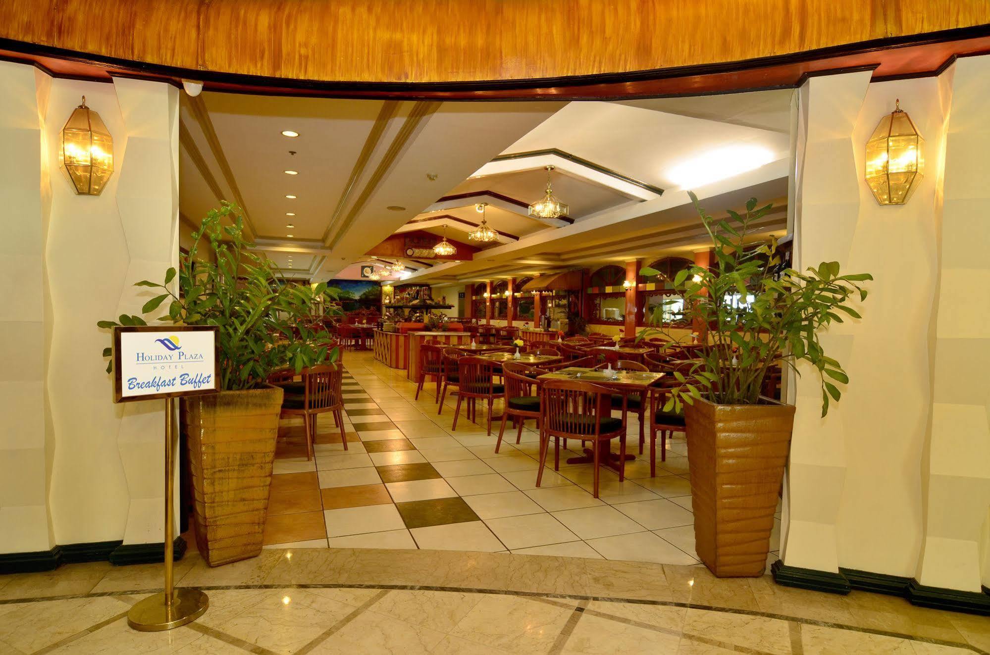 Holiday Plaza Hotel Cebú Exterior foto